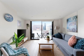 A Cozy & Comfy 2BR Apt Near Victoria Market
